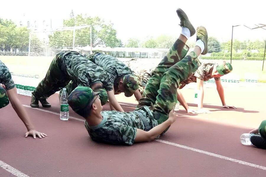 【军训快递】苦中作乐,乐在其中——旅游学院新生军训纪实
